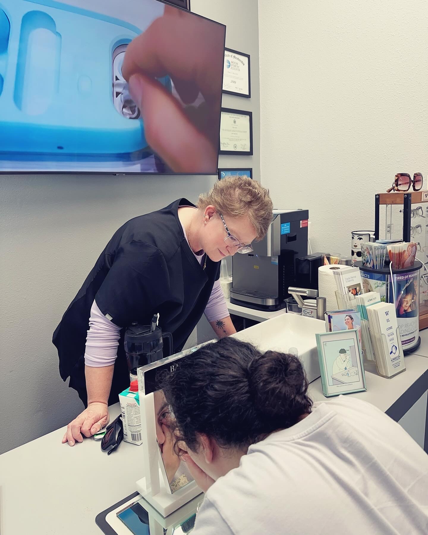 Buitique Optometry contact lens fitting